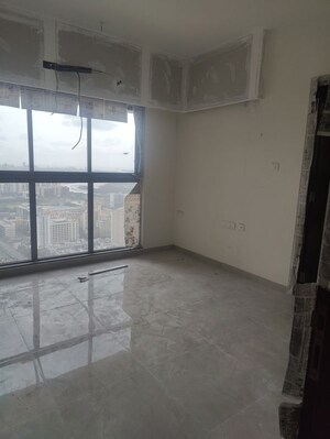 Room in 2 BHK Apartment at Sheth Auris Bliss, Malad West – for Rent