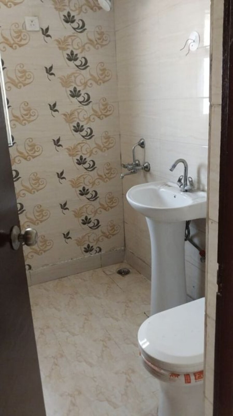 Bathroom, mehak-jeevan 3 Bedroom 1200 Sq.Ft. Apartment In Raj Nagar Extension Ghaziabad 10227774