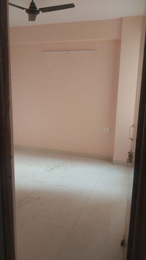 Room in 3 BHK Apartment at Mehak Jeevan, Raj Nagar Extension – for Sale