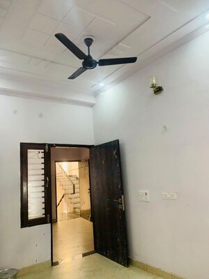 Furnished Amenities in 3.5 BHK Apartment at Purvanchal Royal City, Chi V Greater Noida – for Rent