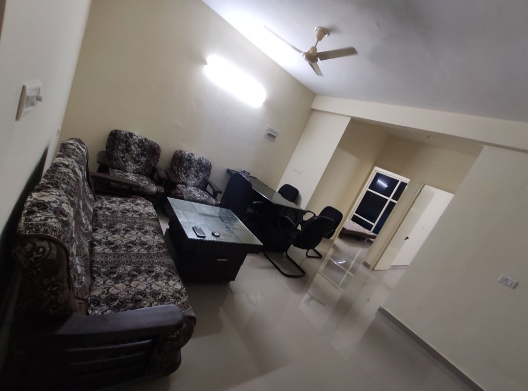2 BHK Apartment For Rent in Pyramid Square 67A