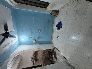 Furnished Amenities in 1 BHK Builder Floor at Pandav Nagar – for Rent