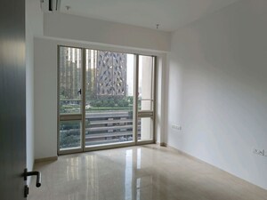 Room in 4 BHK Apartment at Lodha Marquise, Worli – for Rent