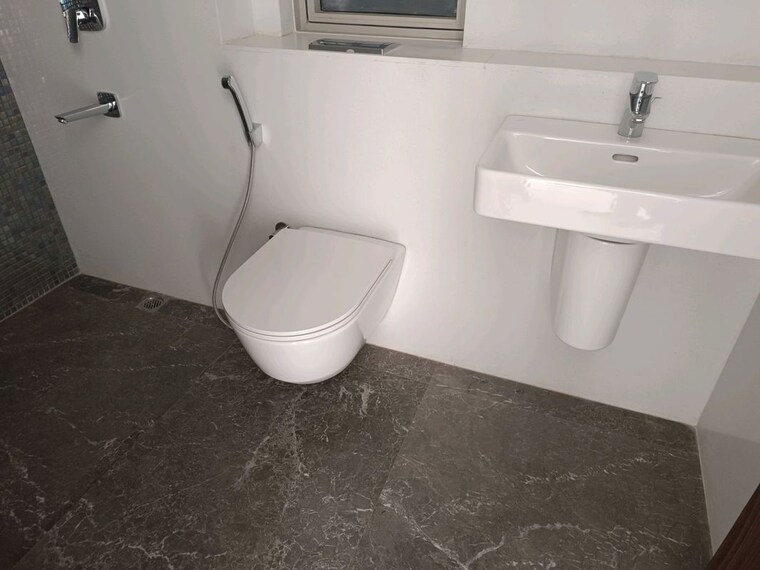 Bathroom, lodha-marquise 4 Bedroom 1525 Sq.Ft. Apartment In Worli Mumbai 10227881
