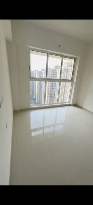 Room in 2 BHK Apartment at Lodha Amara Tower 24 And 25, Kolshet Road – for Sale