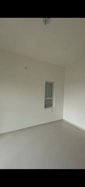 Room in 2 BHK Apartment at Lodha Amara Tower 24 And 25, Kolshet Road – for Sale