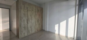 Room in 4 BHK Apartment at Omkar 1973, Worli – for Rent