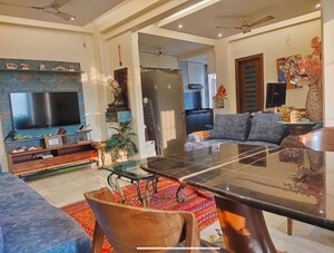 Living Room in 2 BHK Apartment at Khar West – for Rent
