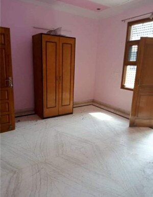 Room in 2 BHK Builder Floor at Suncity Township Gurgaon, Sector 54 – for Rent