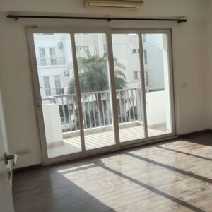 Room in 3.5 BHK Apartment at Emaar MGF The Palm Drive Studios, Sector 66 – for Rent