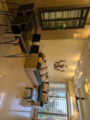 Furnished Amenities in 2.5 BHK Apartment at Raheja Solitaire, Goregaon West – for Rent