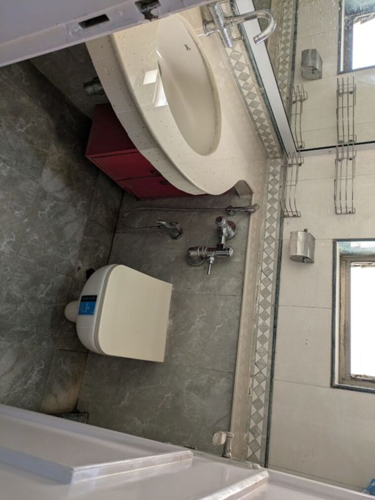Bathroom, raheja-solitaire 2.5 Bedroom 900 Sq.Ft. Apartment In Goregaon West Mumbai 10227963