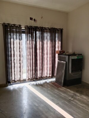 Bedroom in 3 BHK Builder Floor at Sector 18 – for Rent