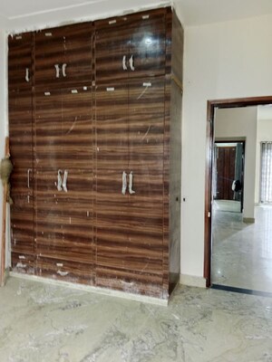 Room in 3 BHK Builder Floor at Sector 18 – for Rent