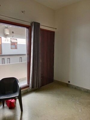 Parking in 3 BHK Builder Floor at Sector 18 – for Rent