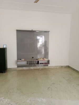 3 BHK Builder Floor For Rent in Sector 18