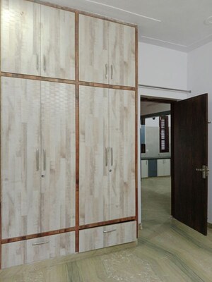 Room in 2 BHK Builder Floor at Sector 18 – for Rent