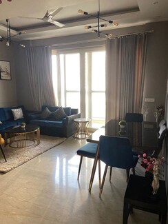 2 BHK Apartment For Rent in 3C Lotus Boulevard