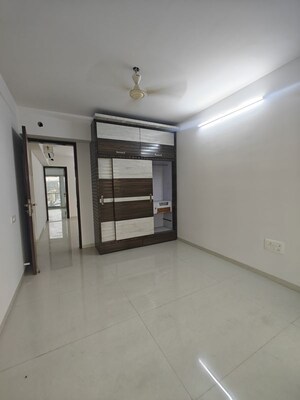 Room in 3 BHK Apartment at Akshar Alvario, Seawoods – for Rent