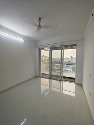 Room in 3 BHK Apartment at Akshar Alvario, Seawoods – for Rent