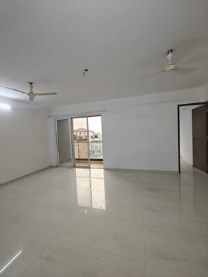 Room in 3 BHK Apartment at Akshar Alvario, Seawoods – for Rent