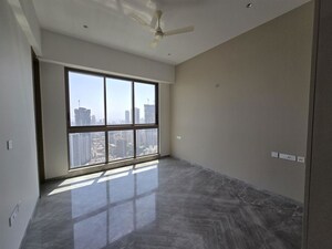 Room in 4 BHK Apartment at Prestige Jasdan Classic, Mahalaxmi – for Rent