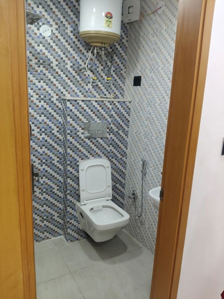 Bathroom, govindpuri 2 Bedroom 541 Sq.Ft. Builder Floor In Govindpuri Delhi 10228041