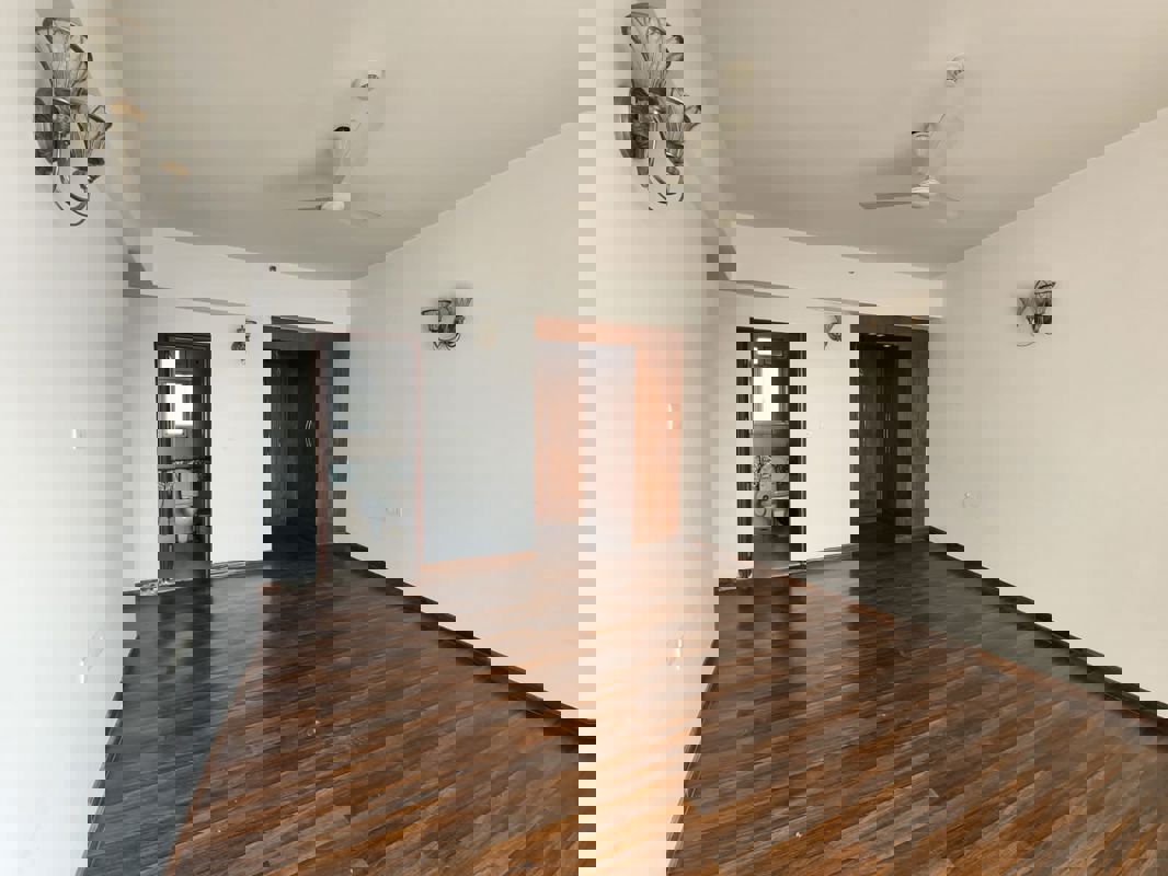 3.5 BHK + Servant Room 2100 Sq.Ft. Apartment in 3C Lotus Boulevard