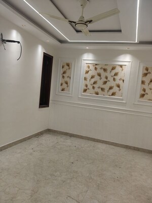 Room in 3 BHK Builder Floor at Govindpuri – for Sale