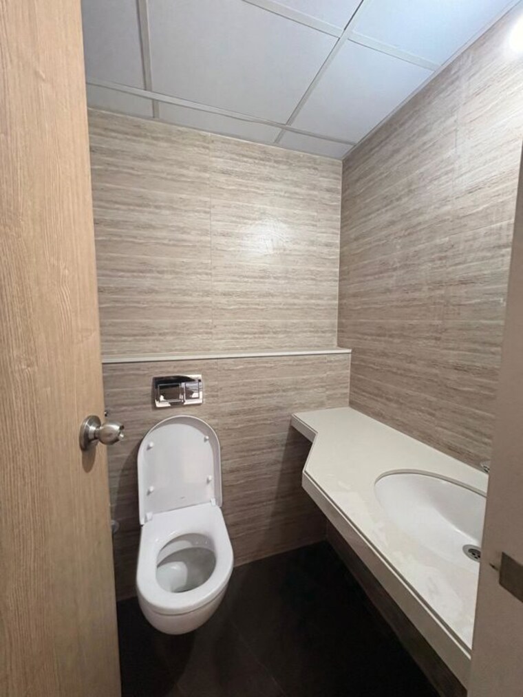 Bathroom, lodha-palava-city 2 Bedroom 656 Sq.Ft. Apartment In Dombivli East Thane 10228109