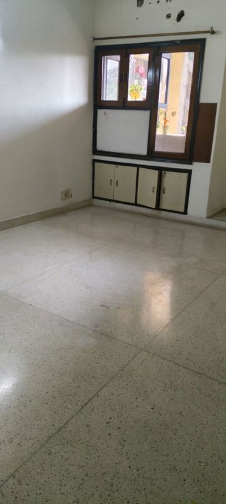 Room, ip extension 3 Bedroom 1500 Sq.Ft. Apartment In Ip Extension Delhi 10228159