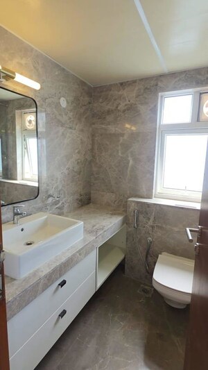 Bathroom in 3 BHK Apartment at Prestige Fairfield, Rmv 2nd Stage – for Rent