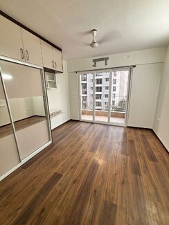 3 BHK + Pooja Room,Servant Room Apartment For Rent in Godrej Aqua