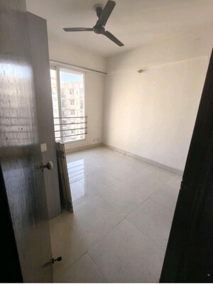 Room in 2.5 BHK Apartment at Signature The Serenas, Sohna Sector 36 – for Rent