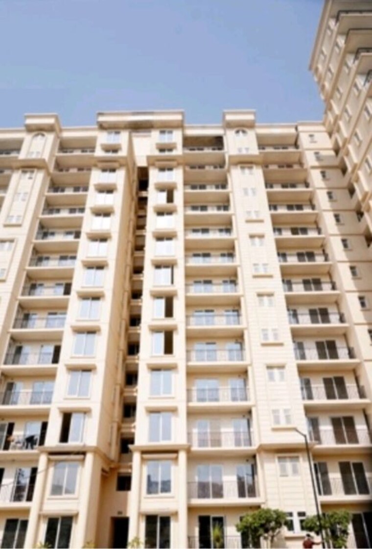 Exterior View, signature-the-serenas 2.5 Bedroom 631 Sq.Ft. Apartment In Sohna Sector 36 Gurgaon 10228223