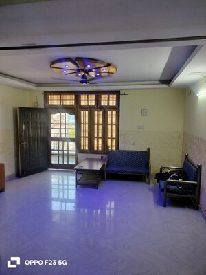 Living Room in 2 BHK Builder Floor at Chinhat – for Rent