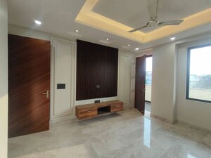 Living Room in 3 BHK Builder Floor at Adani Samsara Ivana, Sector 63 – for Sale