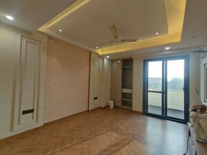 Room in 3 BHK Builder Floor at Adani Samsara Ivana, Sector 63 – for Sale