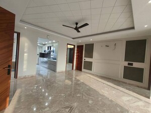 Room in 3 BHK Builder Floor at Adani Samsara Ivana, Sector 63 – for Sale