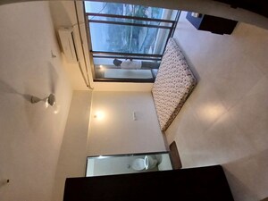 Furnished Amenities in 1 BHK Apartment at Conwood Astoria, Goregaon East – for Rent