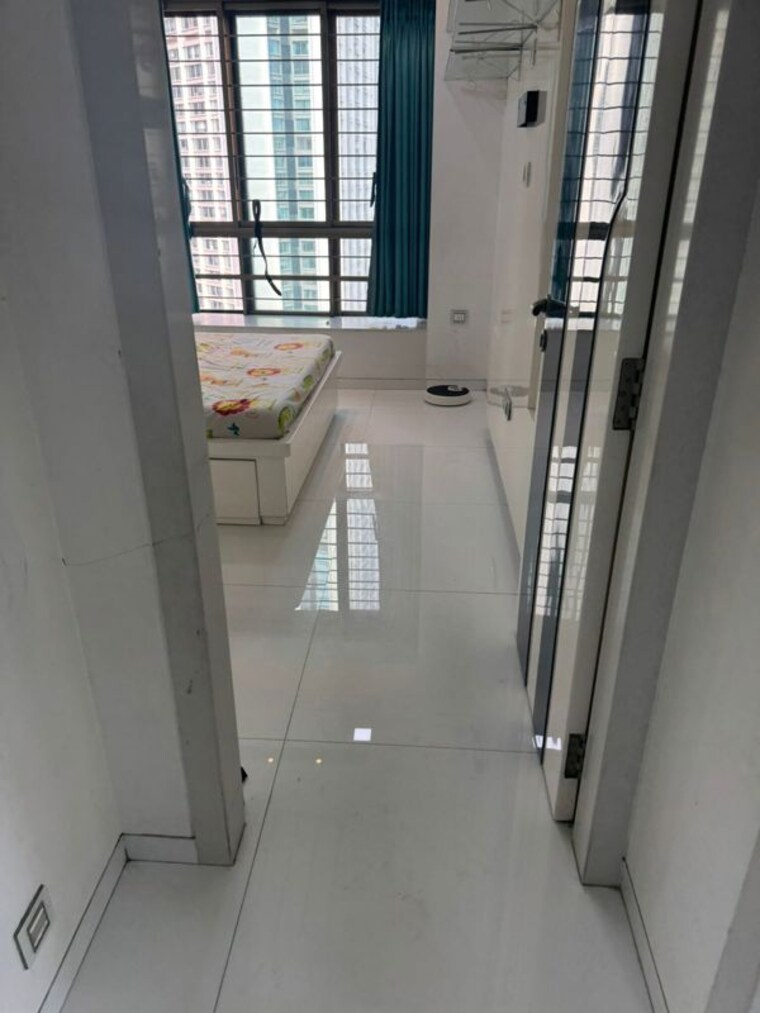 Balcony, oberoi-realty-woods 2.5 Bedroom 1176 Sq.Ft. Apartment In Goregaon East Mumbai 10228238
