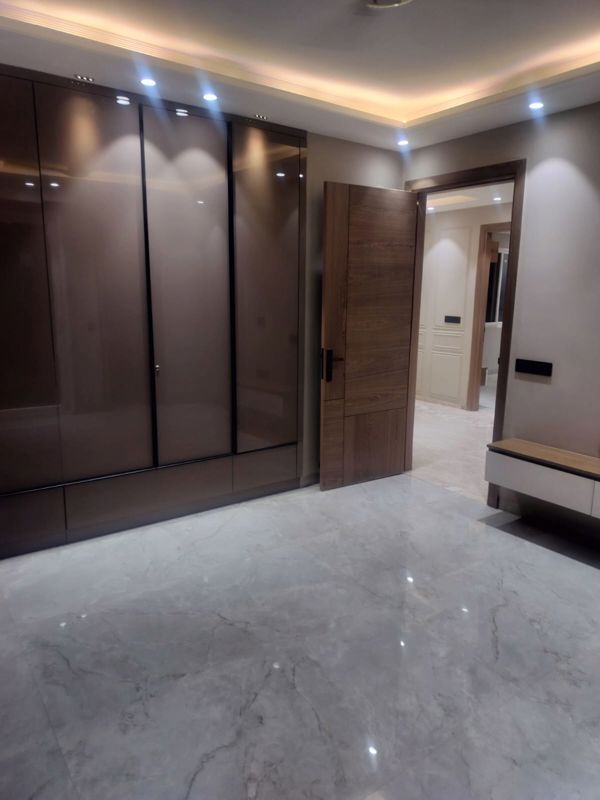 4 BHK + Servant Room Builder Floor For Rent in DLF Phase II
