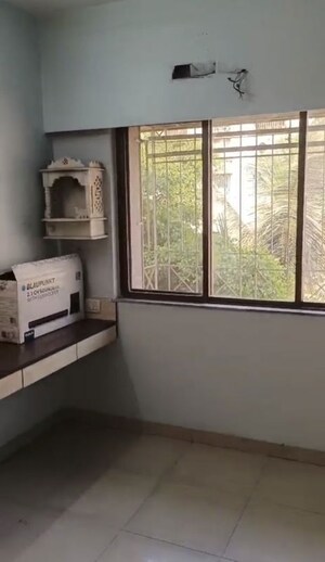Room in 2 BHK Apartment at Dosti Estates, Wadala East – for Rent