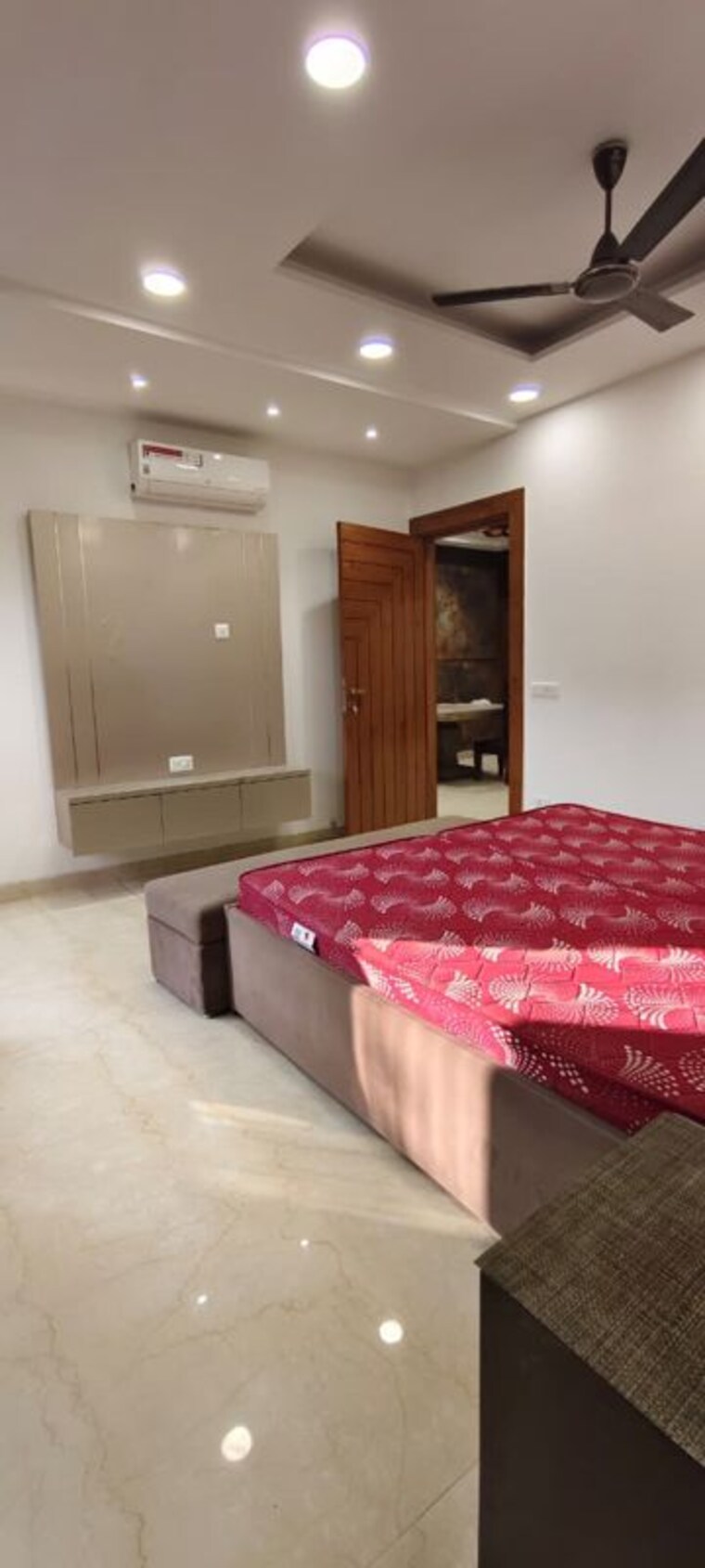 Bedroom, sector 47 3 Bedroom 215 Sq.Yd. Builder Floor In Sector 47 Gurgaon 10228366