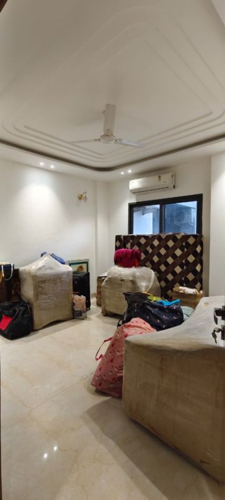 Living Room, sector 47 3 Bedroom 215 Sq.Yd. Builder Floor In Sector 47 Gurgaon 10228366