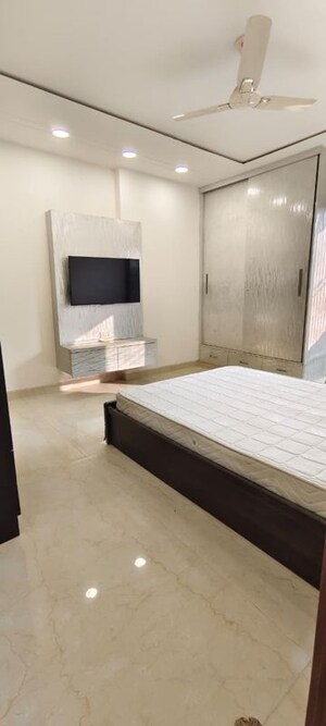 Bedroom in 3 BHK Builder Floor at Sector 47 – for Rent