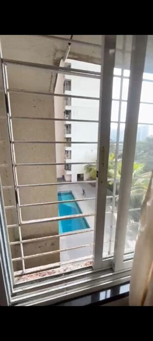 Balcony in 1.5 BHK Apartment at Shapoorji Pallonji Sarova Complex, Kandivali East – for Rent