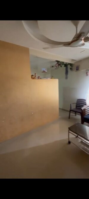 Living Room in 1.5 BHK Apartment at Shapoorji Pallonji Sarova Complex, Kandivali East – for Rent