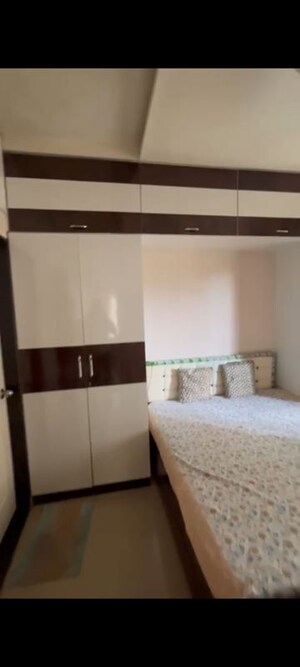 1.5 BHK Apartment For Rent in Shapoorji Pallonji Sarova Complex, Kandivali East