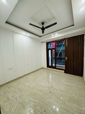 Room in 2 BHK Builder Floor at Palm Residency Chhatarpur, Chattarpur – for Rent